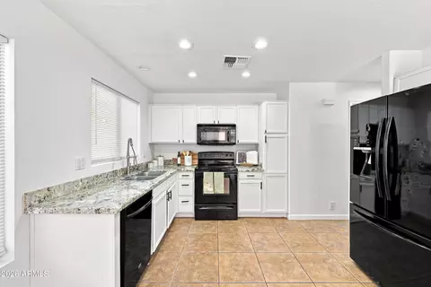 Kitchen - 2914 E Windsong Dr, Phoenix, AZ 85048 photo 2 of 3