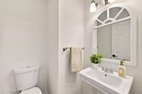 Bath - 2914 E Windsong Dr, Phoenix, AZ 85048 photo 1 of 3