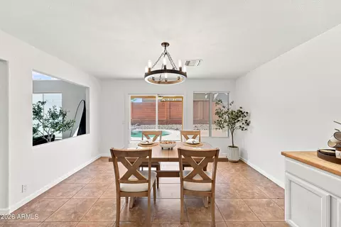 Dining - 2914 E Windsong Dr, Phoenix, AZ 85048 photo 2 of 2