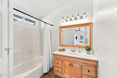 Bath - 2914 E Windsong Dr, Phoenix, AZ 85048 photo 3 of 3