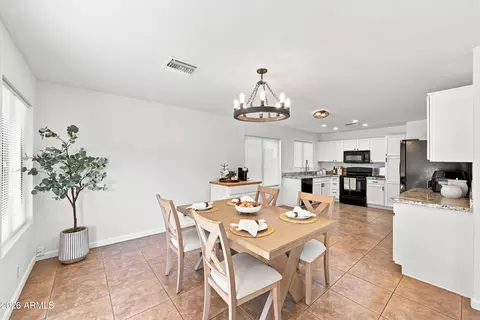 Dining - 2914 E Windsong Dr, Phoenix, AZ 85048 photo 1 of 2