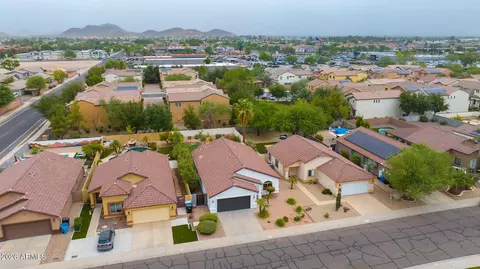 View/Area - 2010 E Aire Libre Ave, Phoenix, AZ 85022 photo 1 of 3