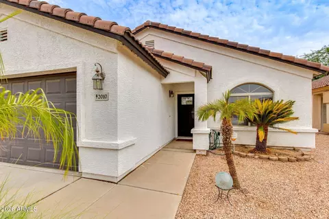 Exterior - 2010 E Aire Libre Ave, Phoenix, AZ 85022 photo 2 of 5