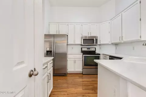 Kitchen - 2010 E Aire Libre Ave, Phoenix, AZ 85022 photo 1 of 2