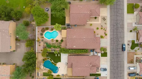 View/Area - 2010 E Aire Libre Ave, Phoenix, AZ 85022 photo 3 of 3