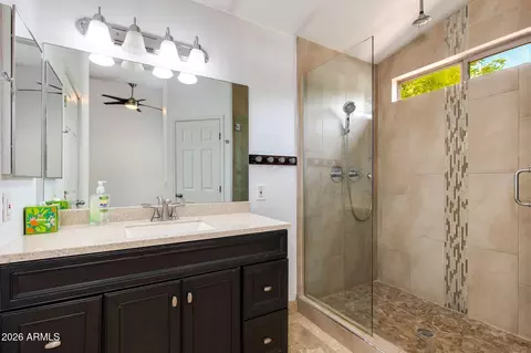 Bath - 2010 E Aire Libre Ave, Phoenix, AZ 85022 photo 1 of 2
