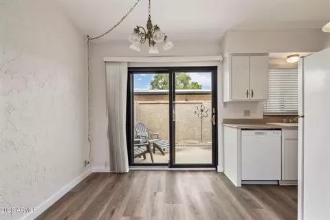 Dining - 1320 E Bethany Home Rd #77, Phoenix, AZ 85014 photo 1 of 1