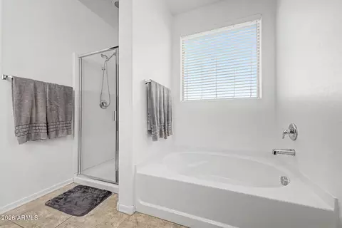 Bath - 9849 E Solstice Ave, Mesa, AZ 85212 photo 2 of 3