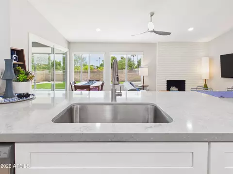 Kitchen - 4101 E Mandan St, Phoenix, AZ 85044 photo 6 of 10
