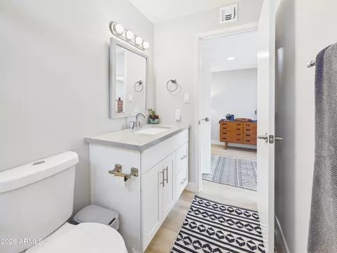 Bath - 4101 E Mandan St, Phoenix, AZ 85044 photo 2 of 8
