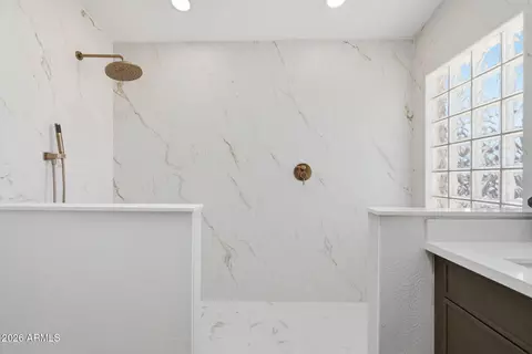Bath - 2202 E Monona Dr, Phoenix, AZ 85024 photo 2 of 4