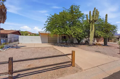 Exterior - 844 E Desert Ave, Apache Junction, AZ 85119 photo 2 of 10