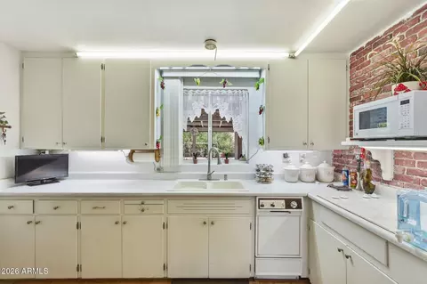 Kitchen - 844 E Desert Ave, Apache Junction, AZ 85119 photo 1 of 5