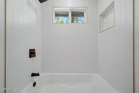 Bath - 4204 N 19th St, Phoenix, AZ 85016 photo 4 of 5