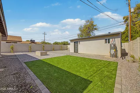 Exterior - 4204 N 19th St, Phoenix, AZ 85016 photo 6 of 11