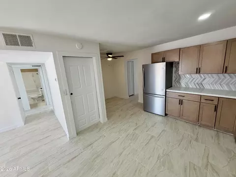 Entry Way - 338 E Marilyn Ave, Mesa, AZ 85210 photo 1 of 3
