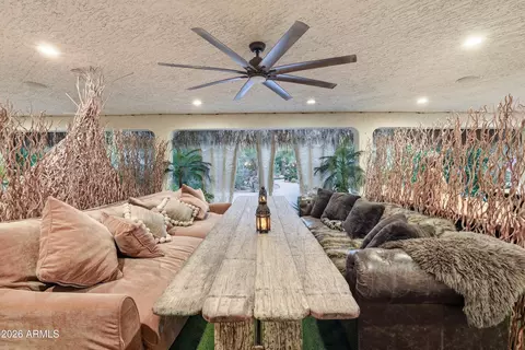Dining - 813 N 110th St, Mesa, AZ 85207 photo 1 of 4