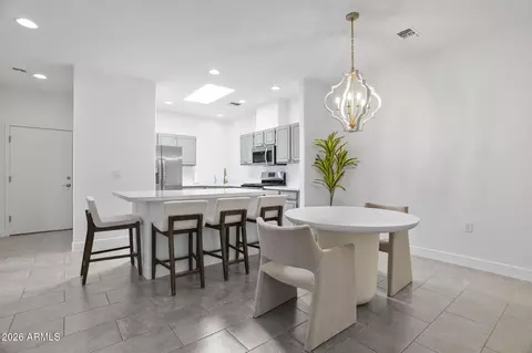Dining - 3221 N 37th St #18, Phoenix, AZ 85018 photo 1 of 1