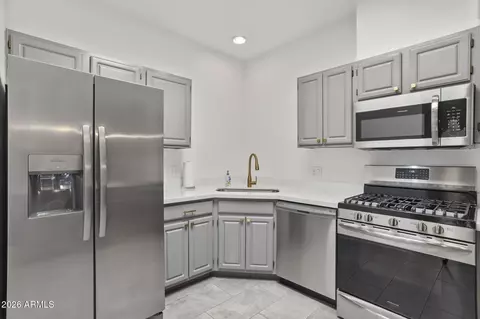 Kitchen - 3221 N 37th St #18, Phoenix, AZ 85018 photo 1 of 3