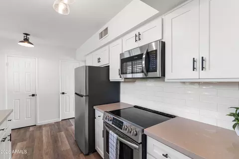 Kitchen - 3242 E Camelback Rd #204, Phoenix, AZ 85018 photo 2 of 2
