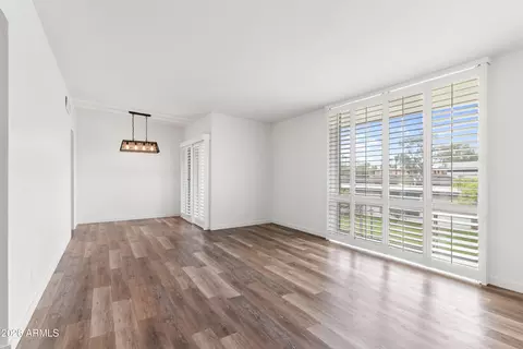 Living - 3242 E Camelback Rd #204, Phoenix, AZ 85018 photo 4 of 6