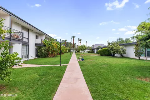 Exterior - 3242 E Camelback Rd #204, Phoenix, AZ 85018 photo 4 of 10
