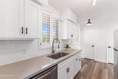 Entry Way - 3242 E Camelback Rd #204, Phoenix, AZ 85018 photo 2 of 3