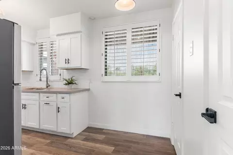 Entry Way - 3242 E Camelback Rd #204, Phoenix, AZ 85018 photo 3 of 3