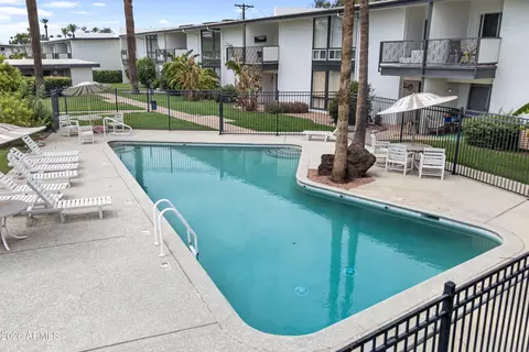 Exterior - 3242 E Camelback Rd #204, Phoenix, AZ 85018 photo 7 of 10