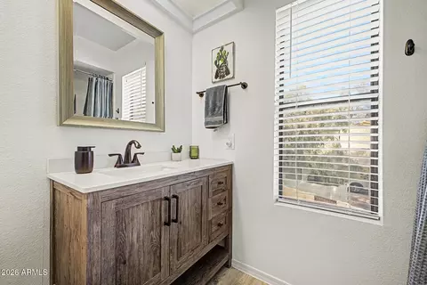 Bath - 4902 E Hazel Dr #1, Phoenix, AZ 85044 photo 2 of 3