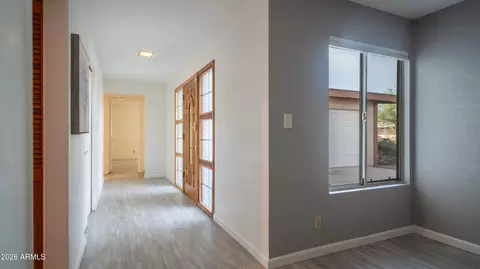 Entry Way - 413 E Balboa Dr, Tempe, AZ 85282 photo 2 of 4