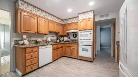 Kitchen - 413 E Balboa Dr, Tempe, AZ 85282 photo 5 of 5