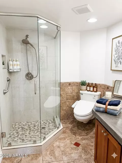Bath - 6502 N Central Ave #C 103, Phoenix, AZ 85012 photo 2 of 8