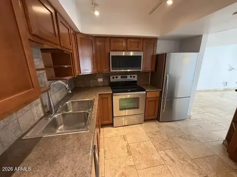 Kitchen - 6502 N Central Ave #C 103, Phoenix, AZ 85012 photo 2 of 4