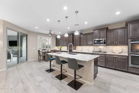 Kitchen - 10535 E Thunderbolt Ave, Mesa, AZ 85212 photo 6 of 7