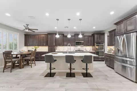 Kitchen - 10535 E Thunderbolt Ave, Mesa, AZ 85212 photo 5 of 7