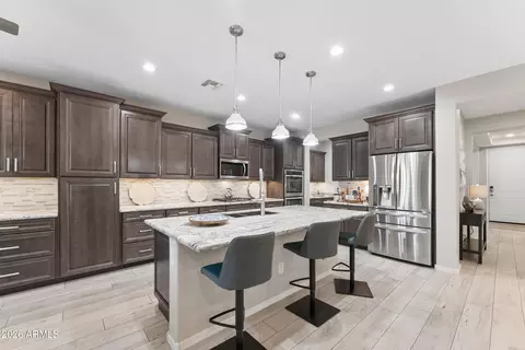 Kitchen - 10535 E Thunderbolt Ave, Mesa, AZ 85212 photo 4 of 7