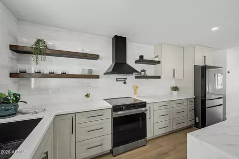 Kitchen - 1835 E Manhatton Dr, Tempe, AZ 85282 photo 5 of 5