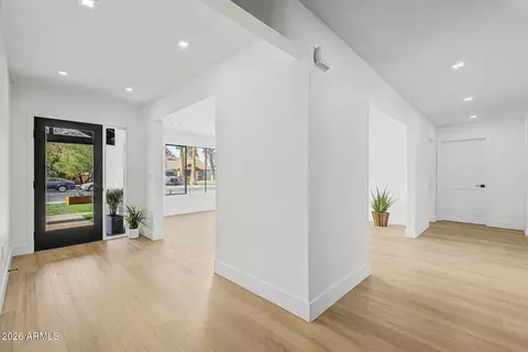 Entry Way - 1835 E Manhatton Dr, Tempe, AZ 85282 photo 1 of 3