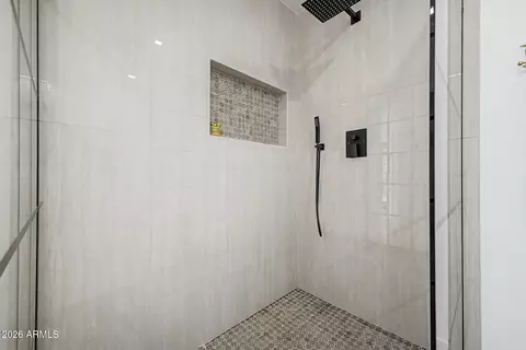 Bath - 1835 E Manhatton Dr, Tempe, AZ 85282 photo 2 of 4