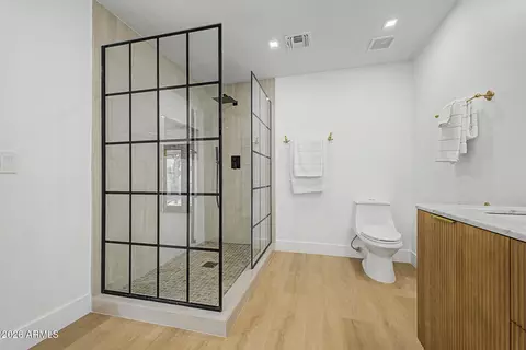 Bath - 1835 E Manhatton Dr, Tempe, AZ 85282 photo 1 of 4