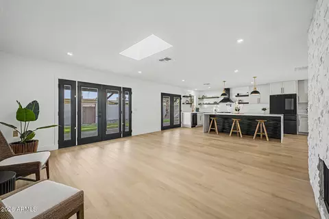 Living - 1835 E Manhatton Dr, Tempe, AZ 85282 photo 6 of 7
