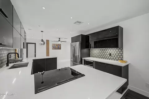 Kitchen - 3421 W Pershing Ave, Phoenix, AZ 85029 photo 2 of 3