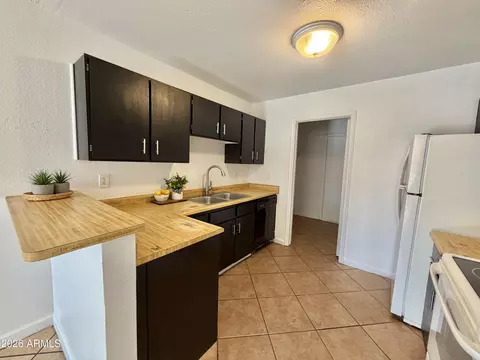 Kitchen - 457 E 9th Ave, Mesa, AZ 85204 photo 9 of 13