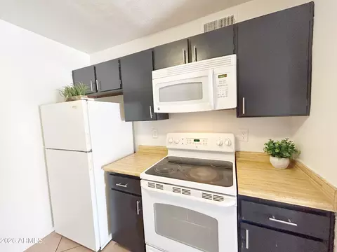 Kitchen - 457 E 9th Ave, Mesa, AZ 85204 photo 5 of 13