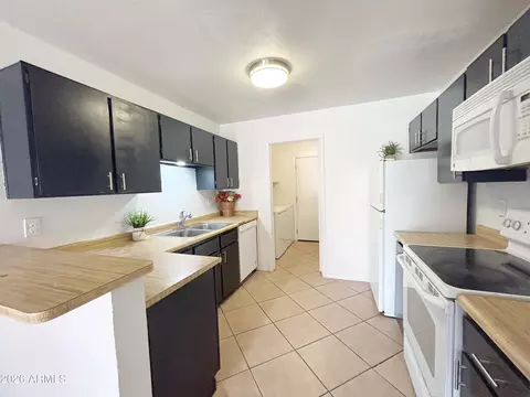 Kitchen - 457 E 9th Ave, Mesa, AZ 85204 photo 4 of 13