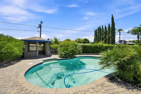 Exterior - 3827 E Mercer Ln, Phoenix, AZ 85028 photo 5 of 11