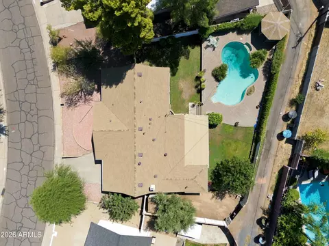 View/Area - 3827 E Mercer Ln, Phoenix, AZ 85028 photo 1 of 3