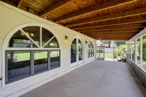 Exterior - 3827 E Mercer Ln, Phoenix, AZ 85028 photo 3 of 11