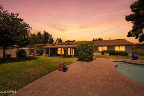 Exterior - 3827 E Mercer Ln, Phoenix, AZ 85028 photo 10 of 11